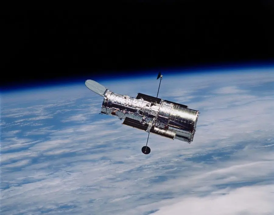 Hubble descubriendo el universo