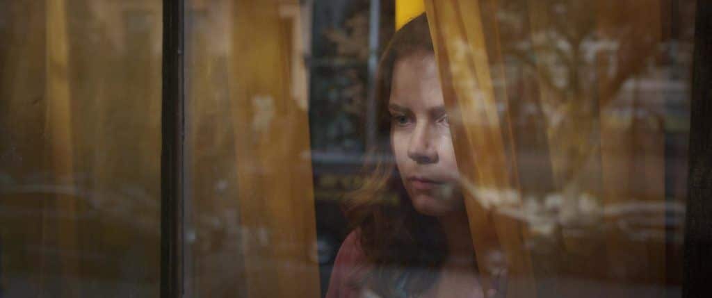 La mujer en la ventana