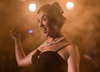 Obra música de fiambrería policial verde