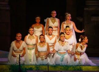 Las suplicantes en el Teatro Reina Victoria