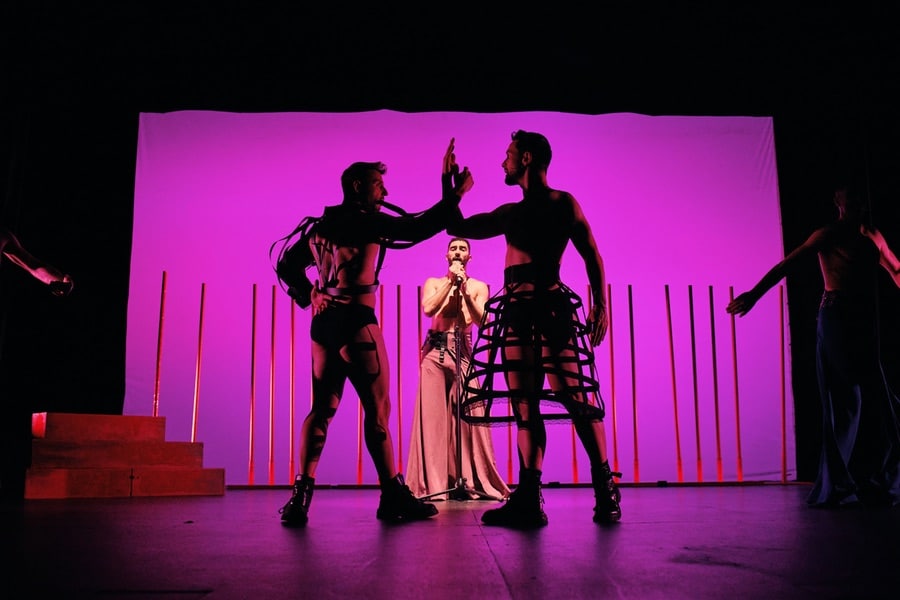 Desnudando a Eros en el Teatro Lara