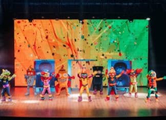 Estreno de SuperThings Live Sing and Party