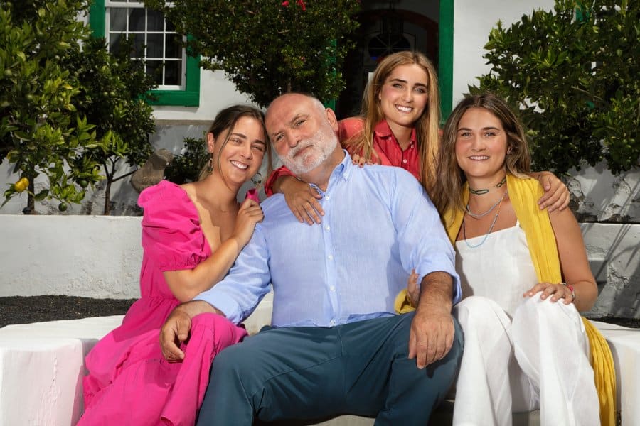 José Andrés y familia en España