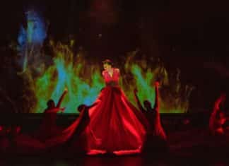WOMAN en Teatro Reina Victoria