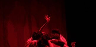 Diversas mujeres en Teatro Lagrada