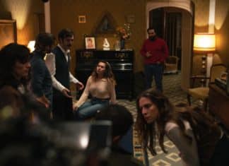 Solos en la noche película