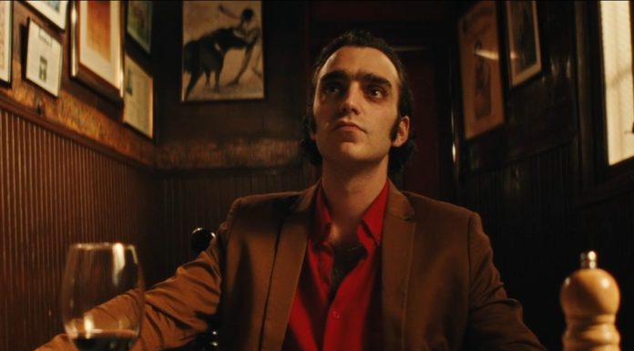 Una cabeza en la pared cortometraje