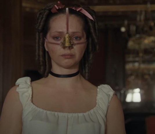 La hermanastra fea película