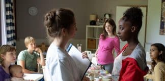 Recién nacidas película