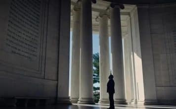 The Age of Disclosure documental