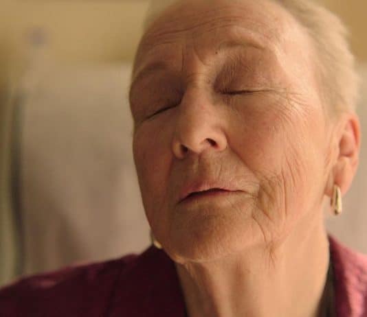 Familiar Touch película