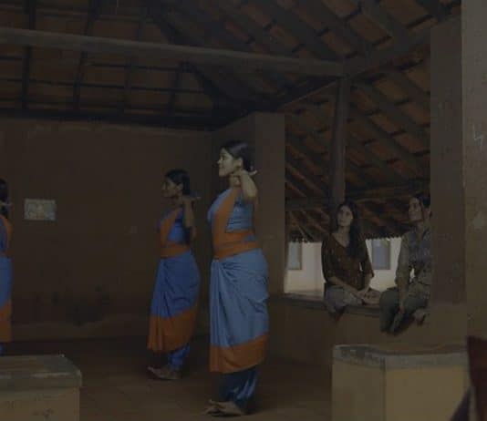 Mudras Bailando hilos invisibles