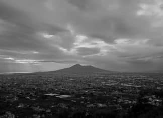Pompeya Bajo las nubes